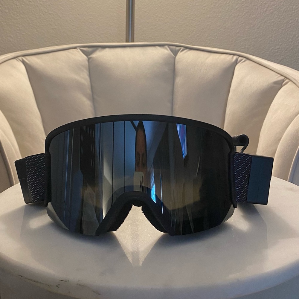 ๐NWT: HEATED SKI GOGGLES TAETRONICS, Anti-Fog Lens, UV Full Protection SABLE - Picture 2 of 12